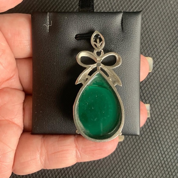 Malachite Pendant - Picture 2 of 2